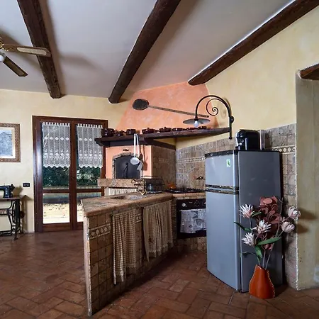 Vakantiehuis Locazione Turistica In Localita Capodacqua Di Foligno Via Colle N 8