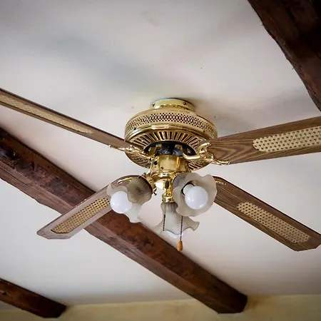 Locazione Turistica In Localita Capodacqua Di Foligno Via Colle N 8 Vakantiehuis